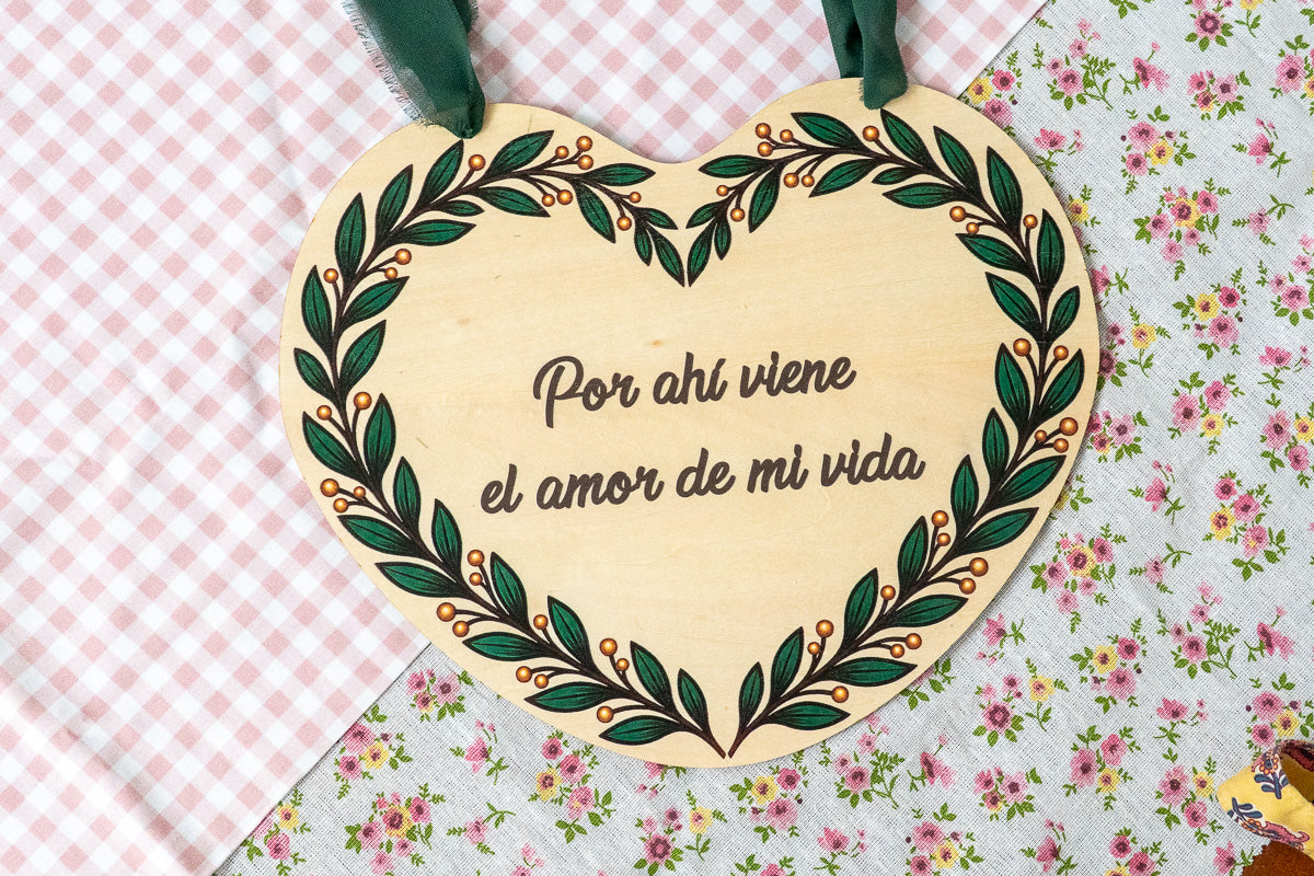 Placa Aqui vem a noiva personalizada em madeira