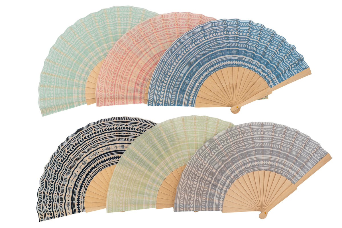 Leques com estampados geométricos em tons pastel