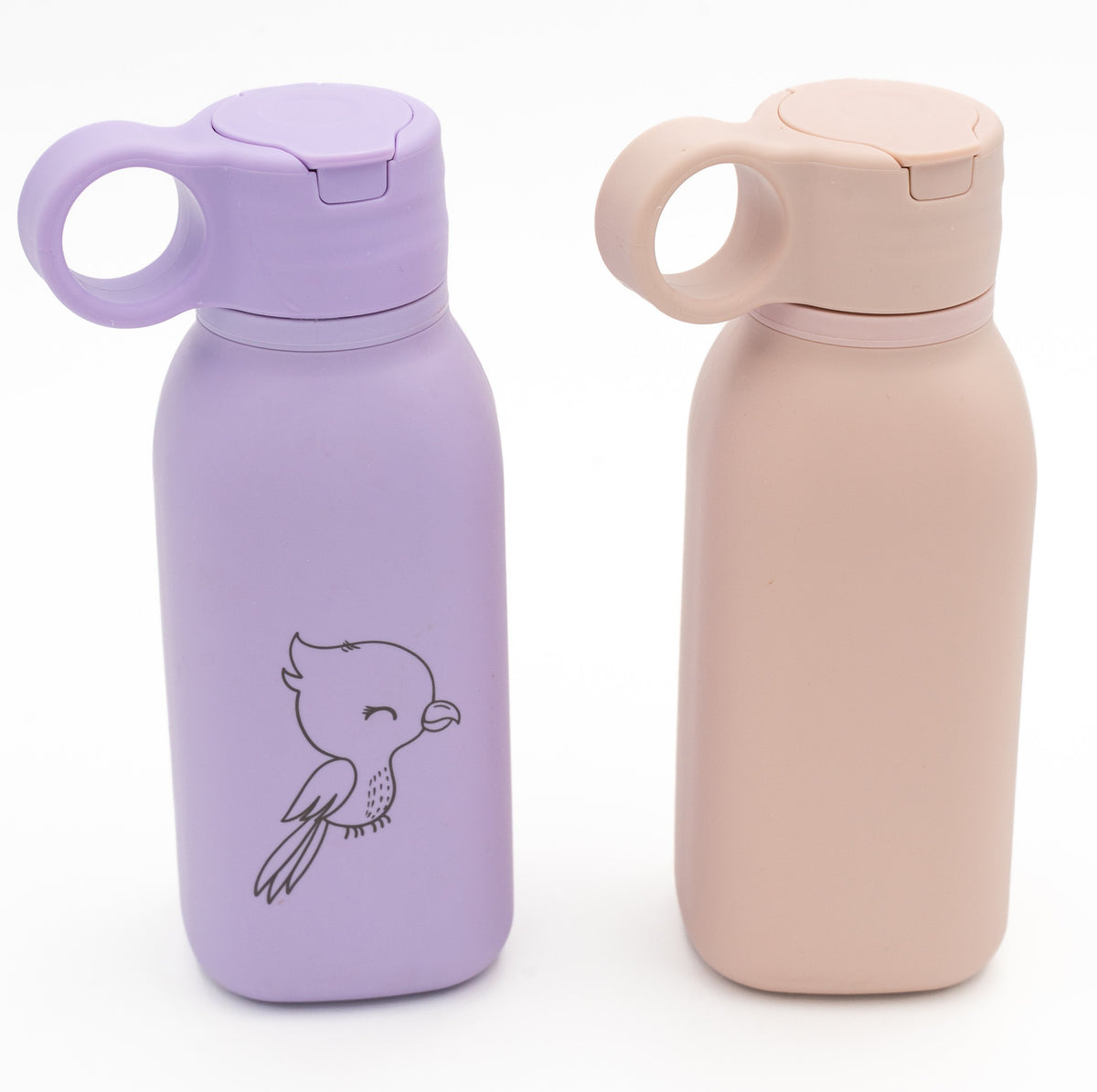 Verso de duas garrafas lilás e rosa com desenhos gravados