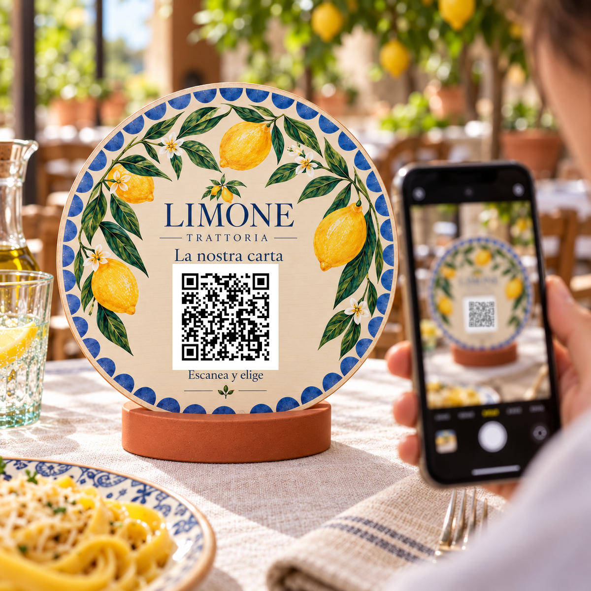 Simulação de Placa de ementa com QR mediterrânico e base · vista de utilização