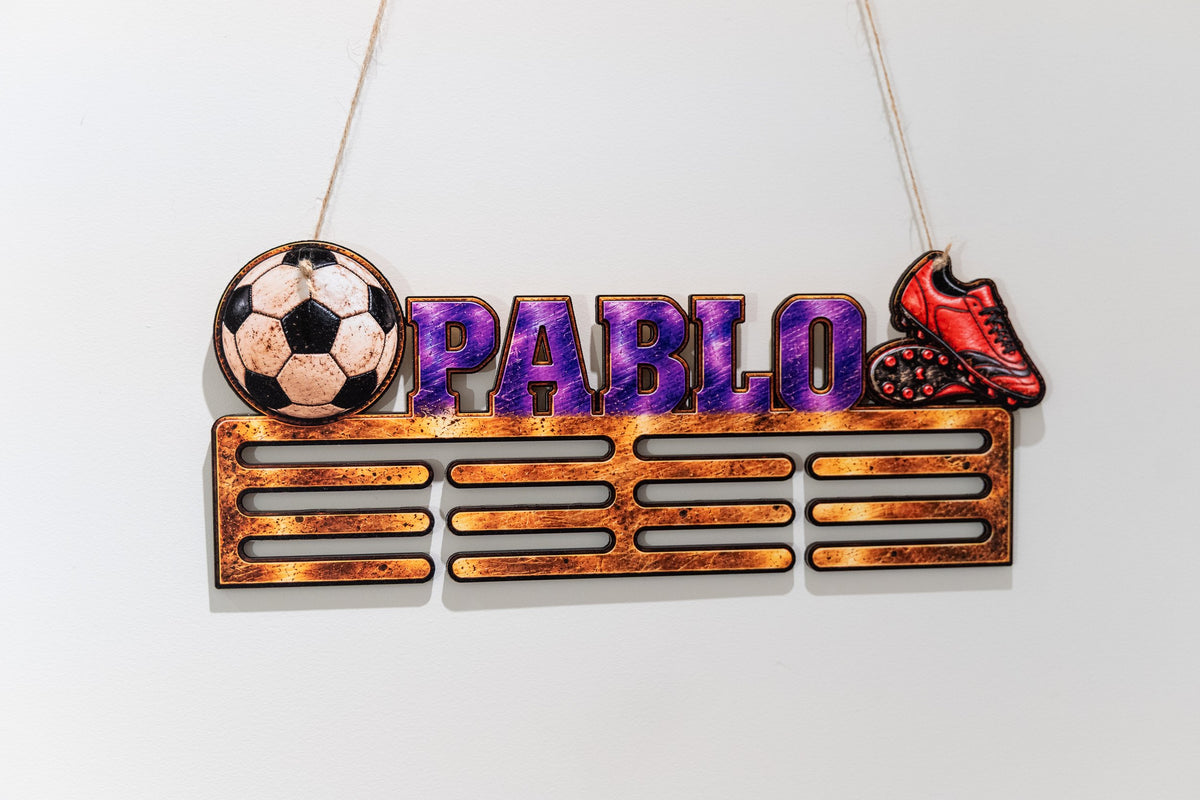 Porta medalhas personalizado em madeira a cores
