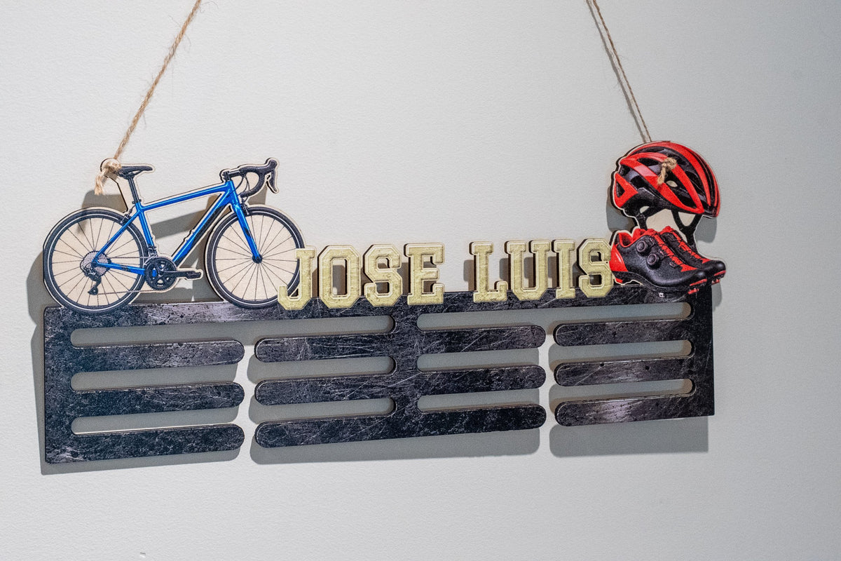 Porta medalhas personalizado em madeira a cores