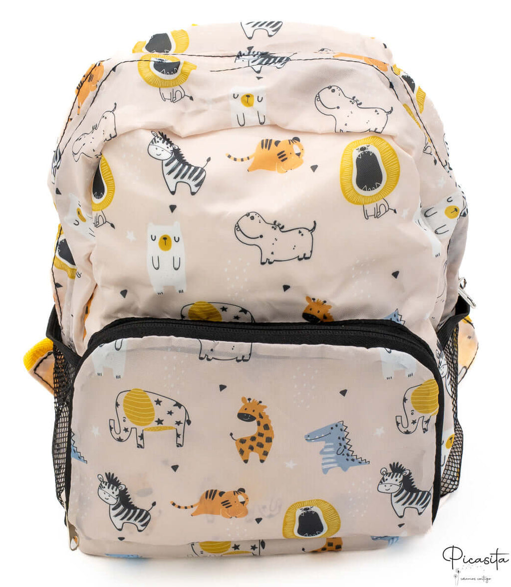 Mochila escolar beige con ilustraciones de animales africanos como cebras, leones y tigres.