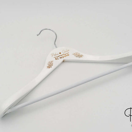 percha_personalizada_de_boda_hombros_anchos