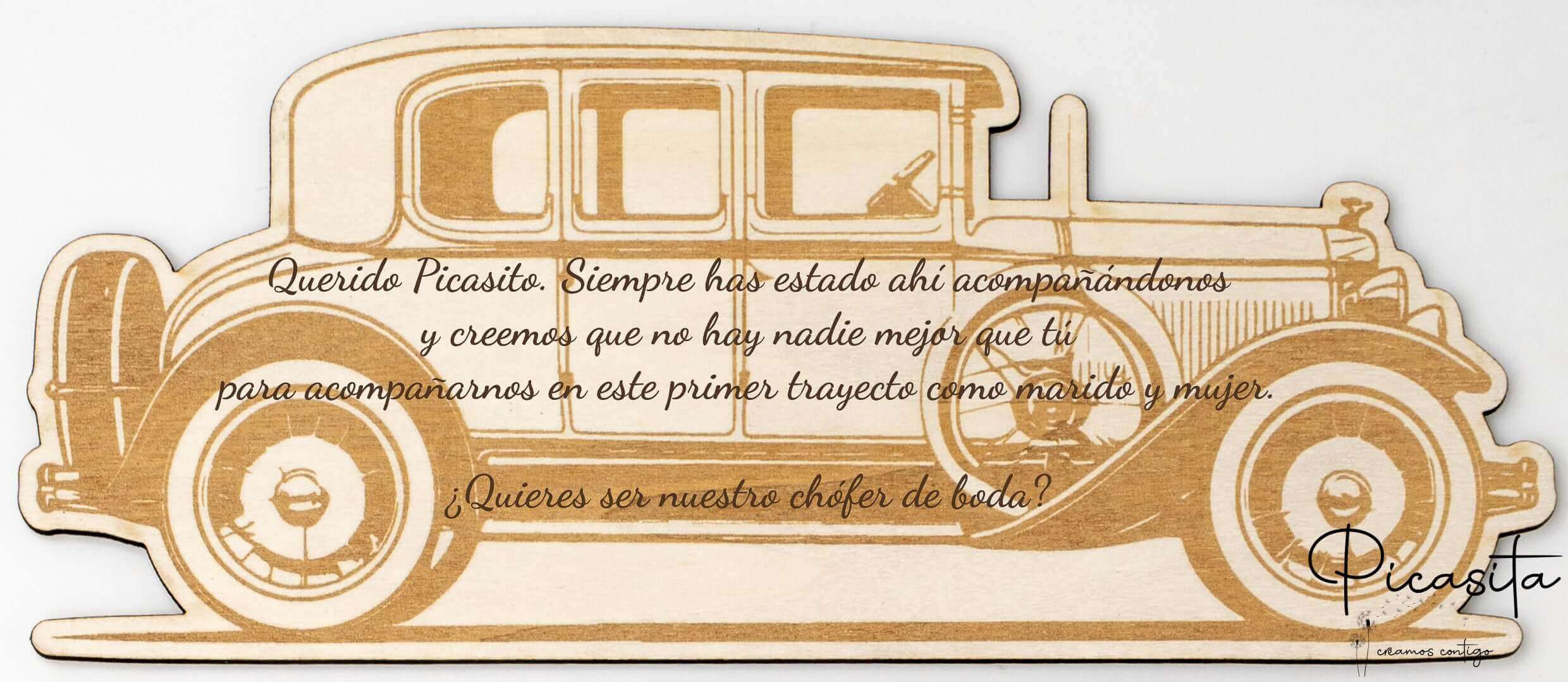 Detalle de grabado láser en madera de contrachapado con propuesta para chófer nupcial.