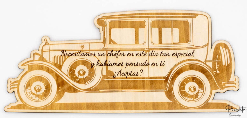 Grabado láser en madera de contrachapado con diseño de coche antiguo y texto emotivo.