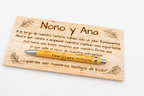 Placa de contraplacado gravada a laser para Nono e Ana, com esferográfica de bambu